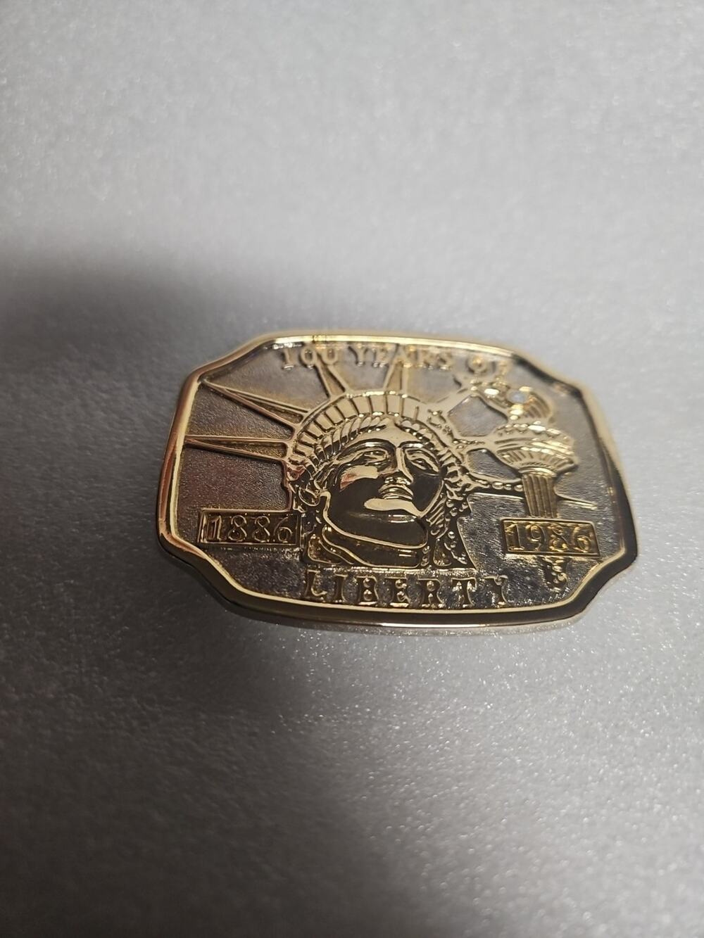 Vintage USA BELT BUCKLE 100 Years of Liberty 1886 - 1986 Centennial History